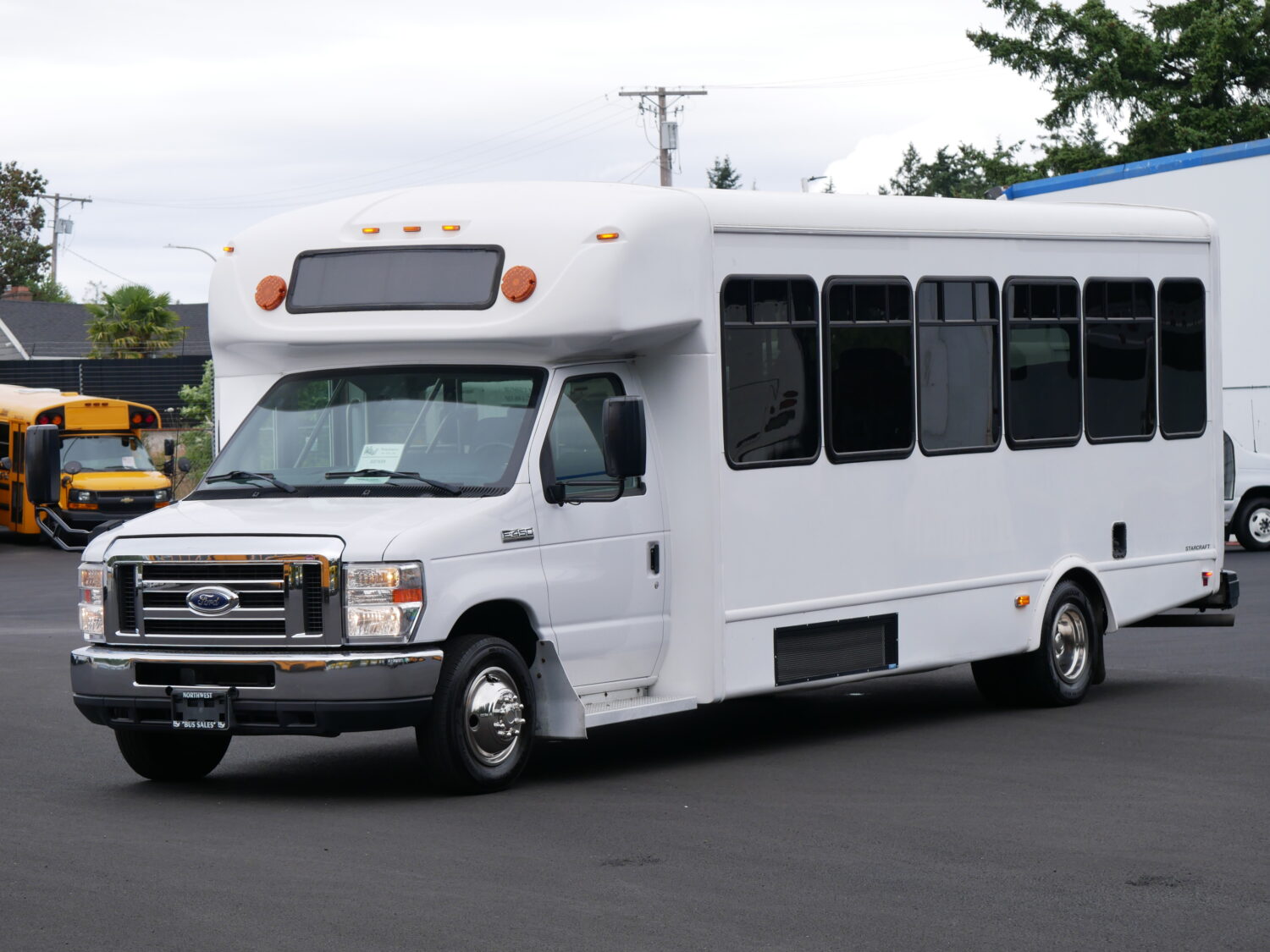 2018 Ford Starcraft Allstar 20 Passenger ADA Shuttle Bus - S07659 - Image 2