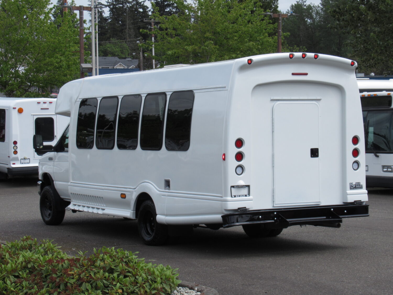 2008 Turtle Top Odyssey 4x4 21 Passenger + Rear Luggage Shuttle Bus - S05711 - Image 4