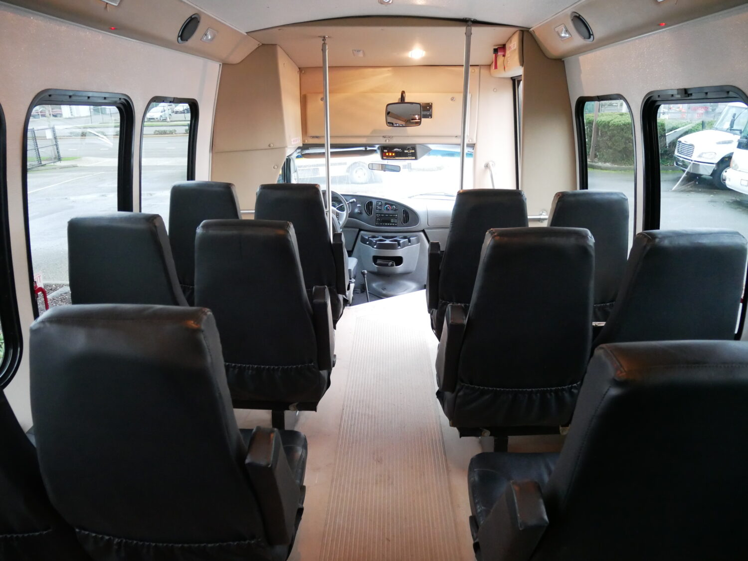 2008 Turtle Top Odyssey 4x4 21 Passenger + Rear Luggage Shuttle Bus - S05711 - Image 8