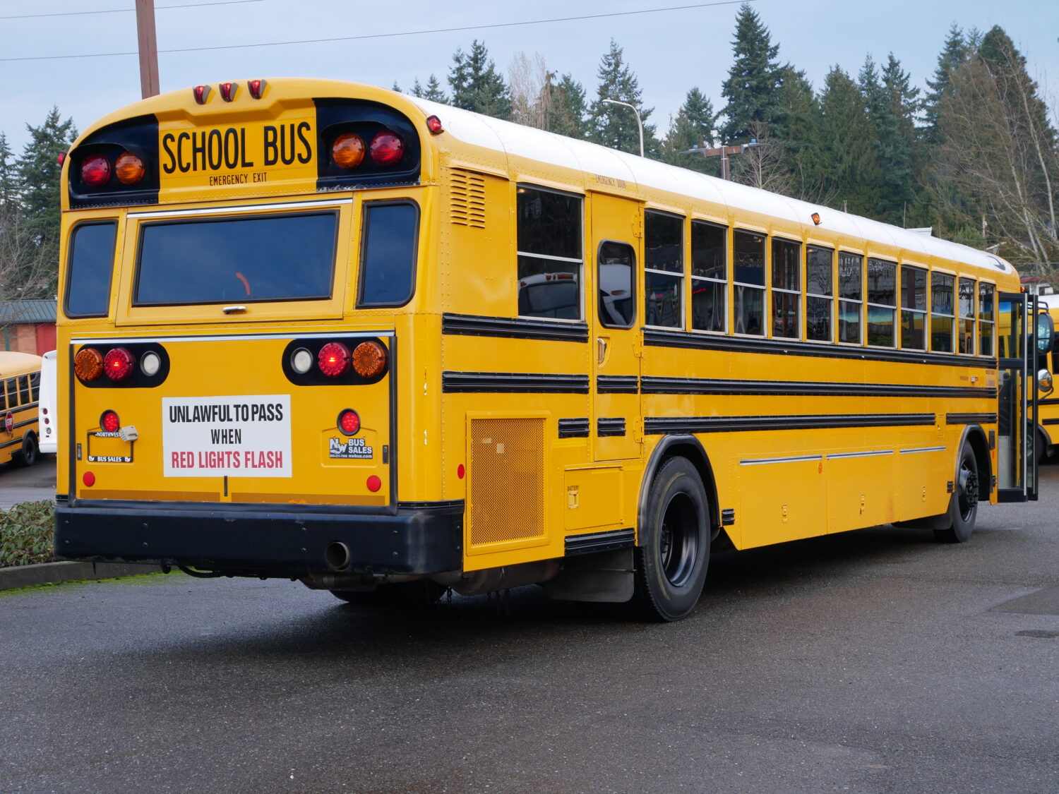 2005 Blue Bird All American 78 Passenger School Bus - B29333 - Image 3