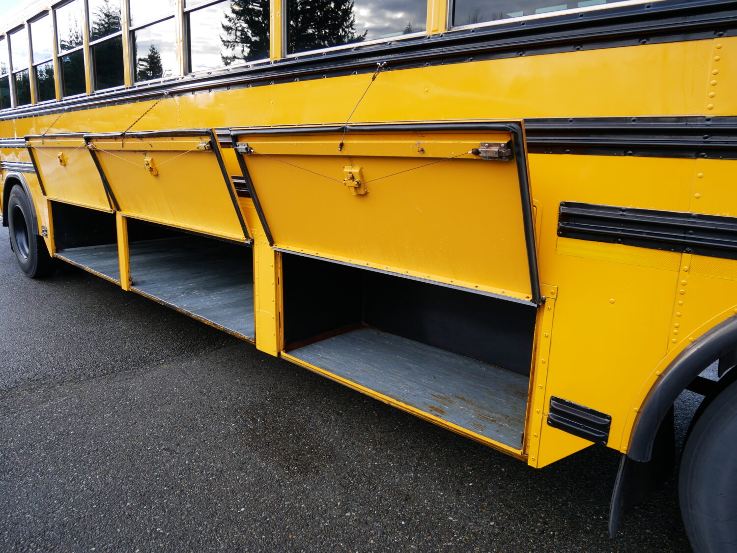 2005 Blue Bird All American 78 Passenger School Bus - B29333 - Image 9