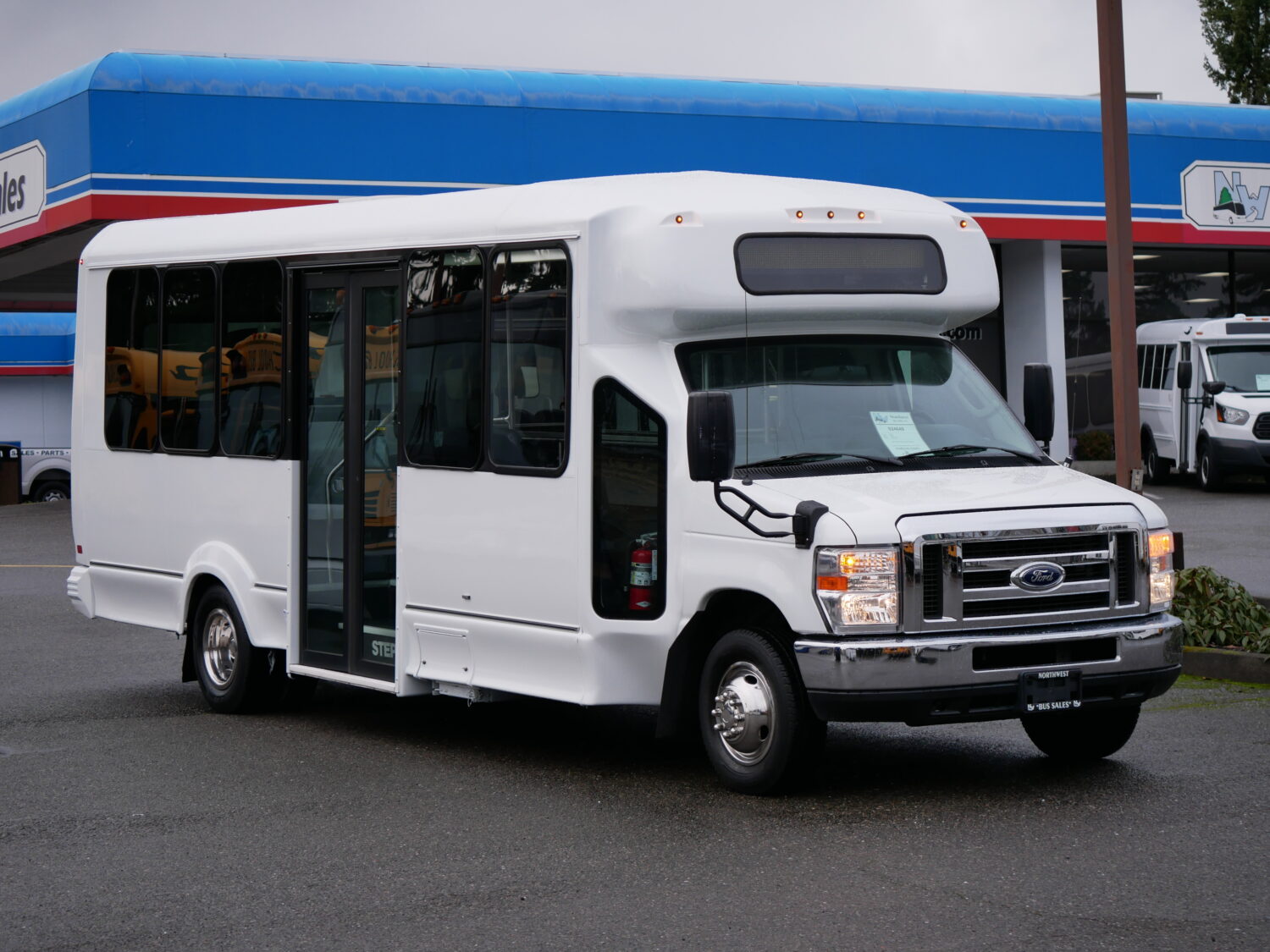 2018 Ford Eldorado Aerotech 14 + Interior Luggage Shuttle Bus - S24649