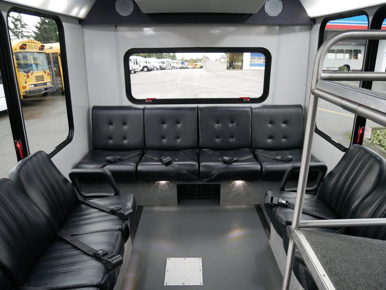 2018 Ford Eldorado Aerotech 14 + Interior Luggage Shuttle Bus - S24649 - Image 7