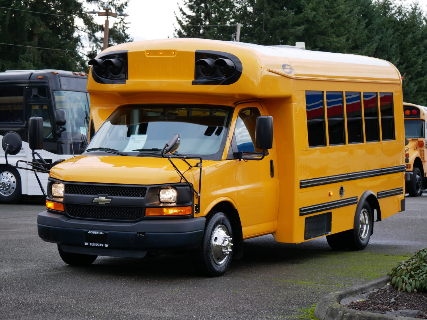 2016 Chevrolet Starcraft Quest 24 Passenger School Bus - B26654 - Image 2