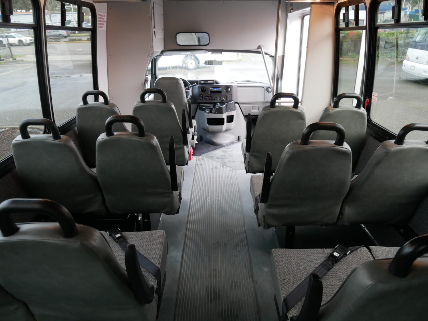 2010 Ford Goshen 12 Passenger + 2 Wheelchair Shuttle Bus - S03676 - Image 8