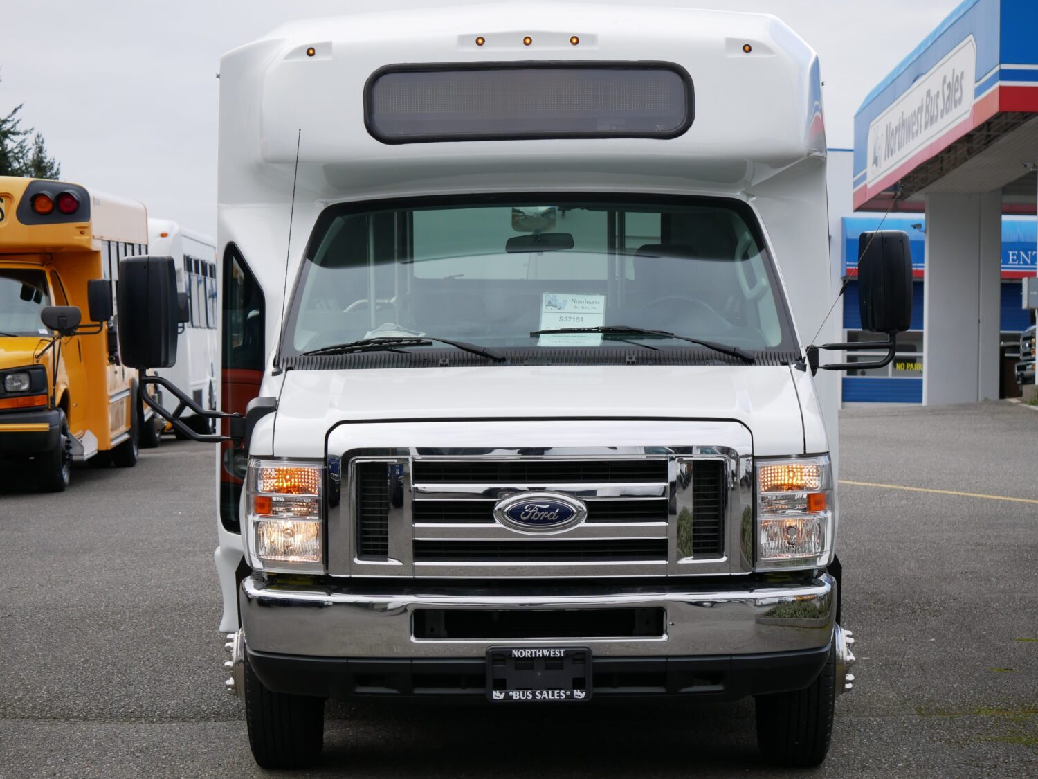 2017 Ford Eldorado Aerotech 14 + Interior Luggage Shuttle Bus - S57151 - Image 12