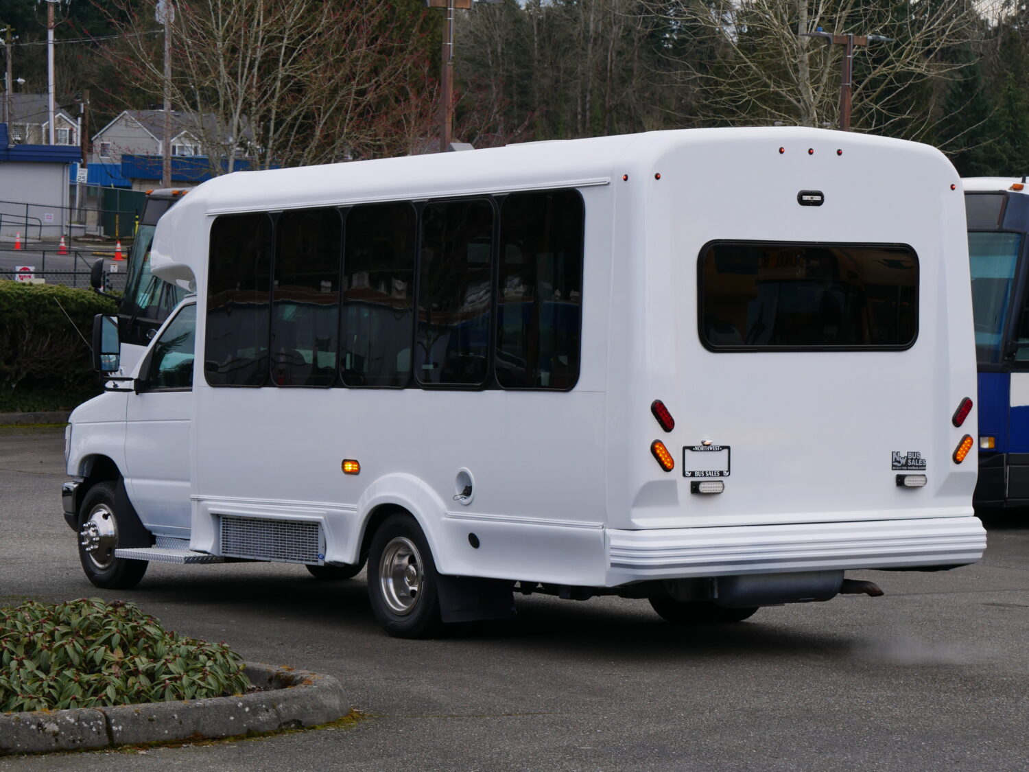 2017 Ford Eldorado Aerotech 14 + Interior Luggage Shuttle Bus - S57151 - Image 4