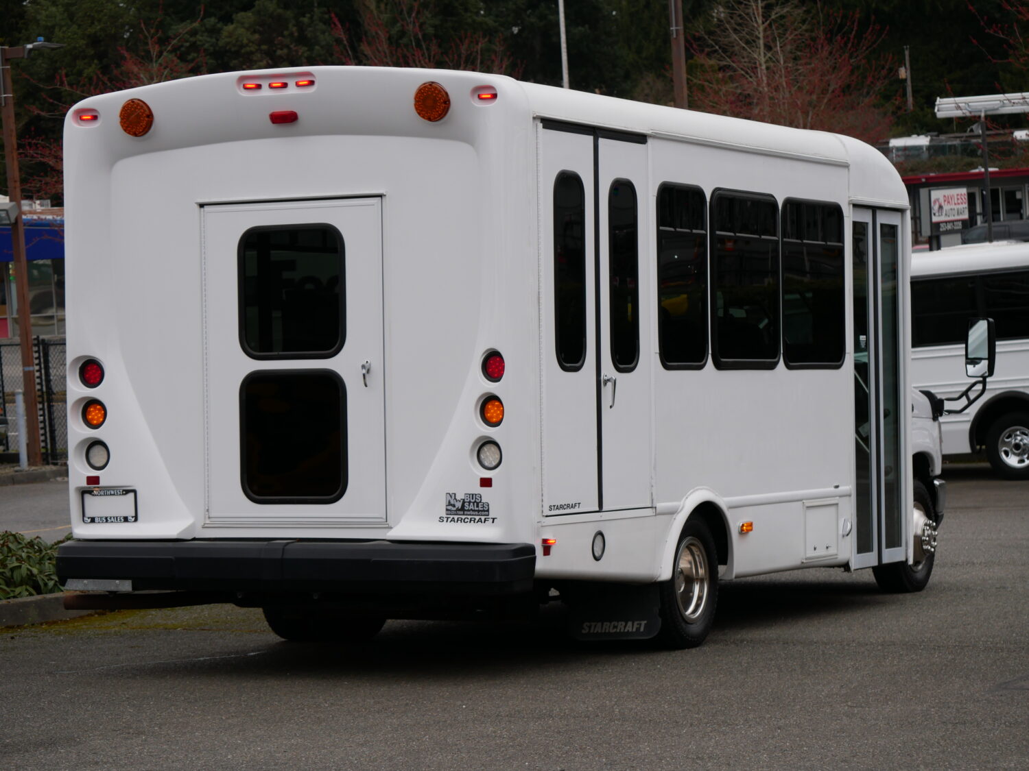 2018 Ford Starcraft Allstar 12 Passenger + 2 Wheelchair Shuttle Bus - S18636 - Image 3