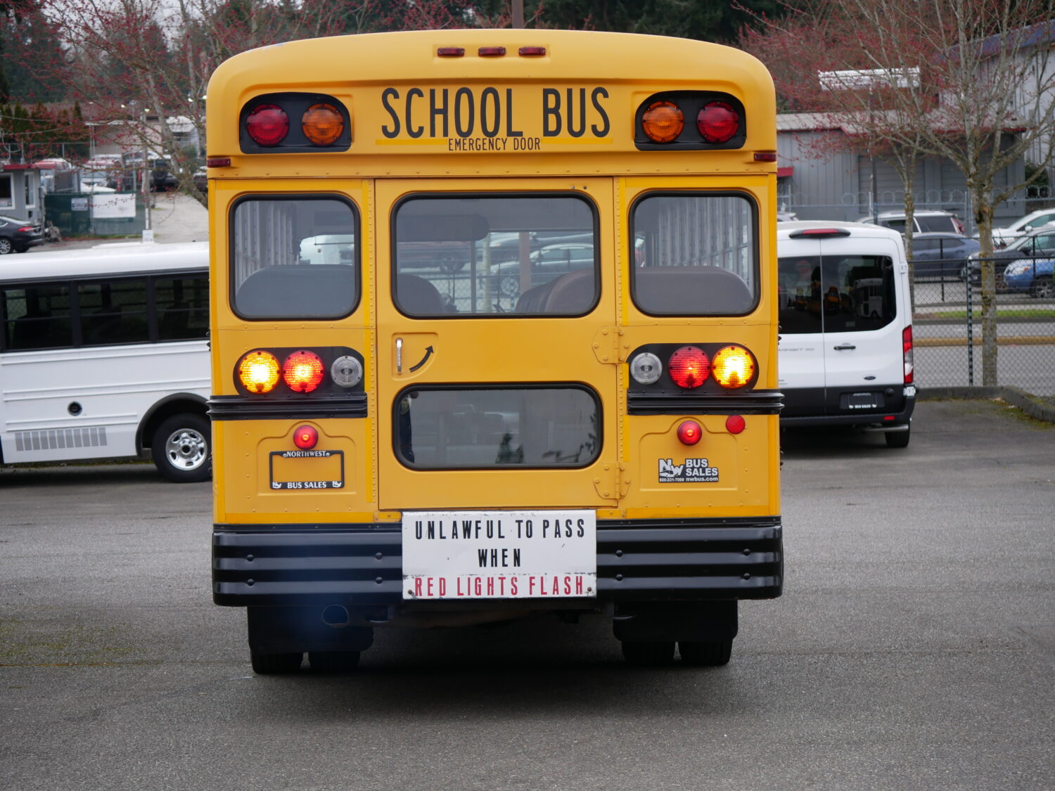 2000 Blue Bird TC-1000 42 Passenger School Bus - B92055 - Image 11