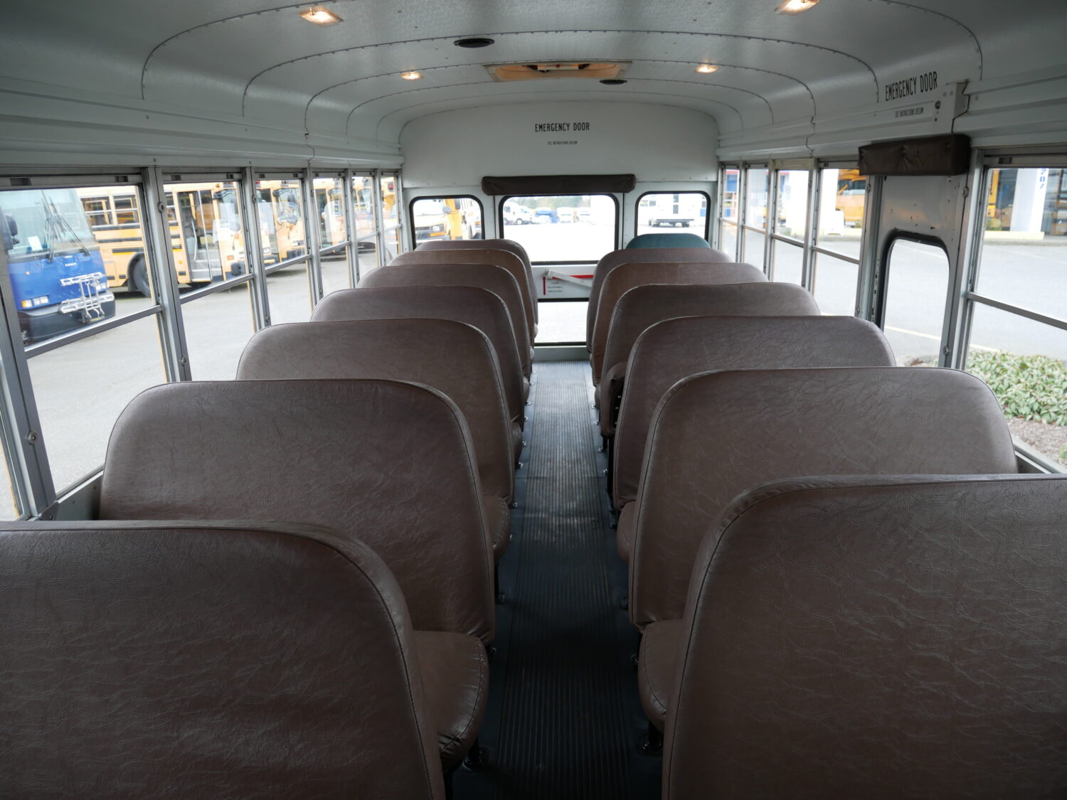 2000 Blue Bird TC-1000 42 Passenger School Bus - B92055 - Image 6