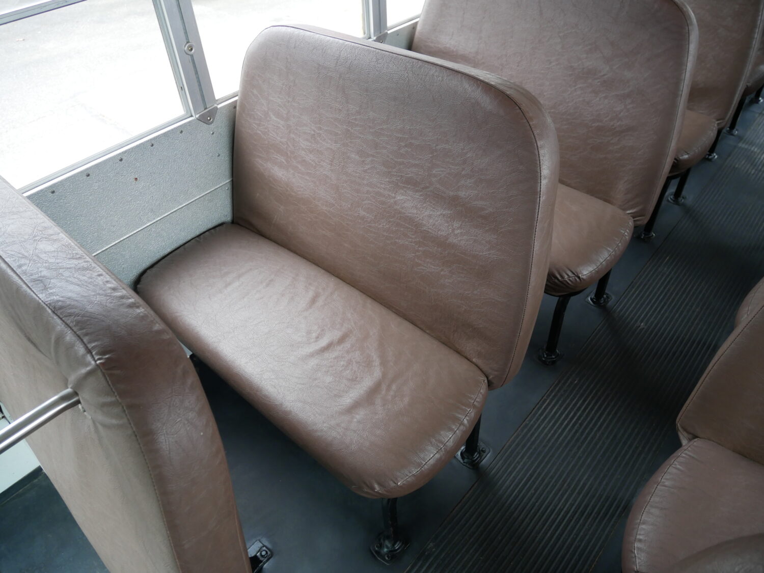 2000 Blue Bird TC-1000 42 Passenger School Bus - B92055 - Image 9