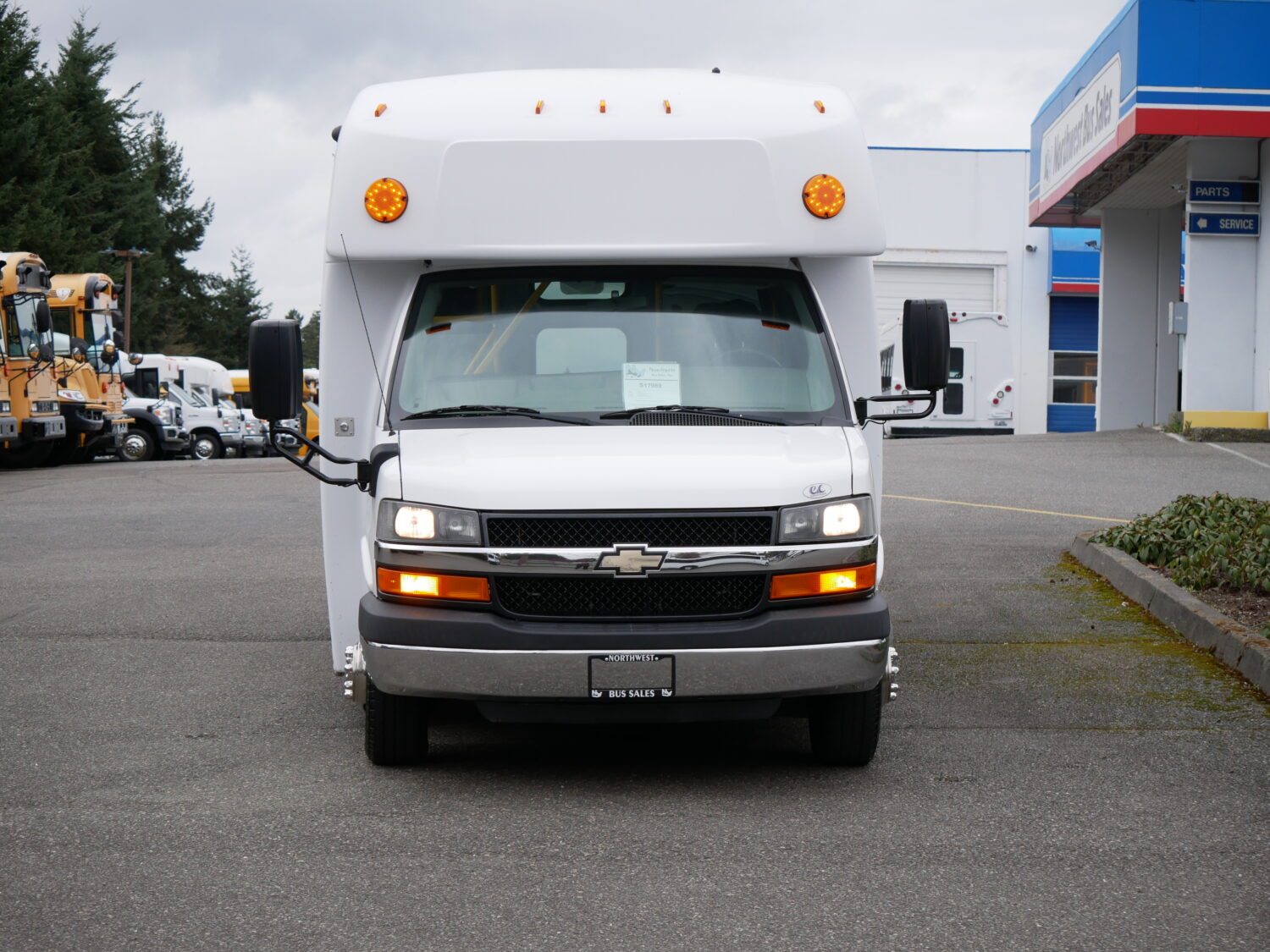 2016 Chevrolet Elkhart ECII 14 Passenger ADA Shuttle Bus - S17089 - Image 12
