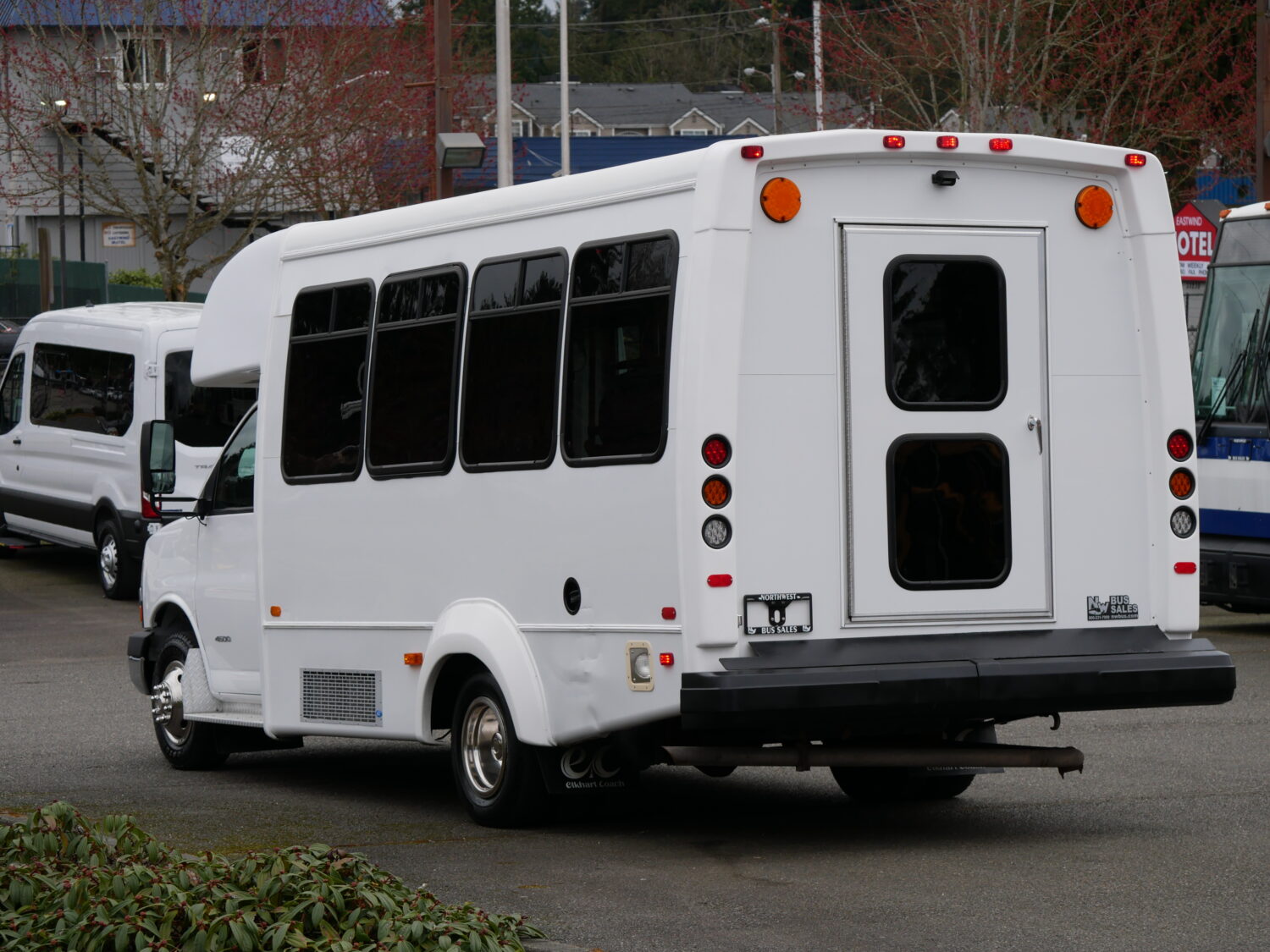 2016 Chevrolet Elkhart ECII 14 Passenger ADA Shuttle Bus - S17089 - Image 4