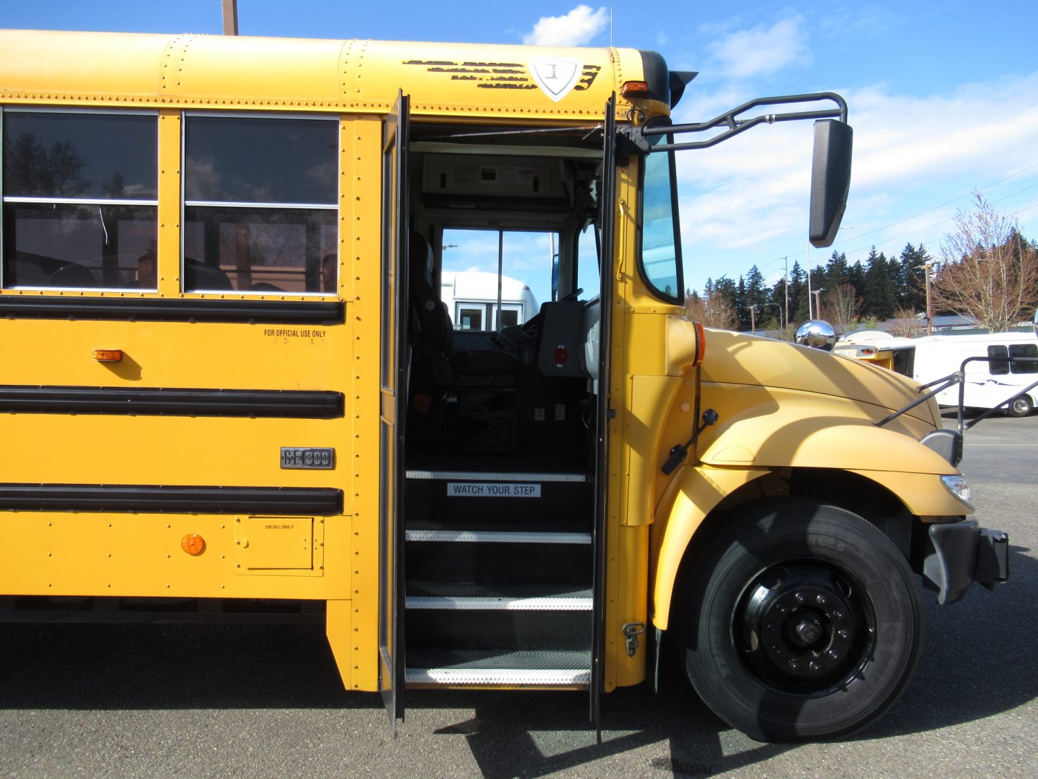 2005 IC CE300 77 Pass School Bus - B87787 - Image 12