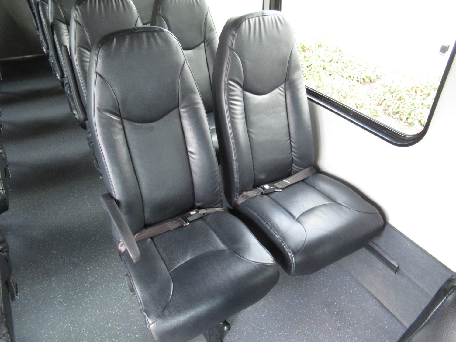 2015 Ford Starcraft MVP 24 Passenger w/Rear Luggage - S28008 - Image 8