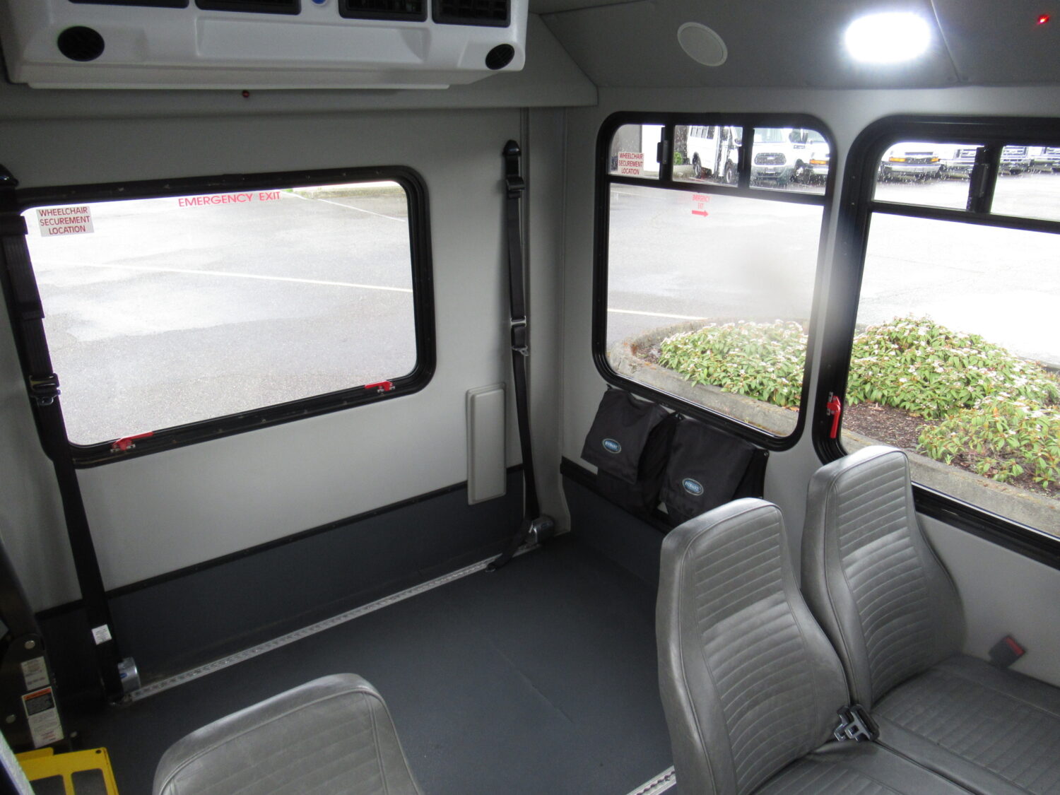 2016 Ford Goshen 10 Passenger & 2 Wheelchair Shuttle Bus - S07194 - Image 9