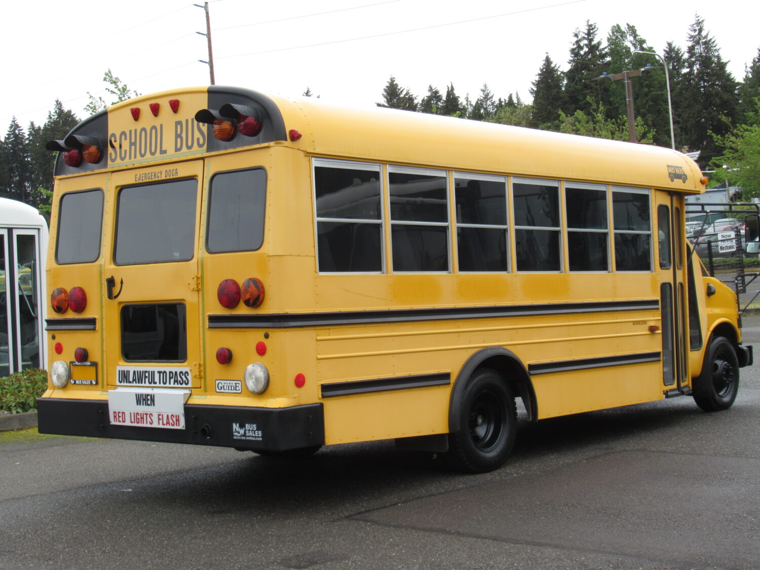 2002 Chevrolet Mid Bus 20 Passenger School Bus - B25287 - Image 3