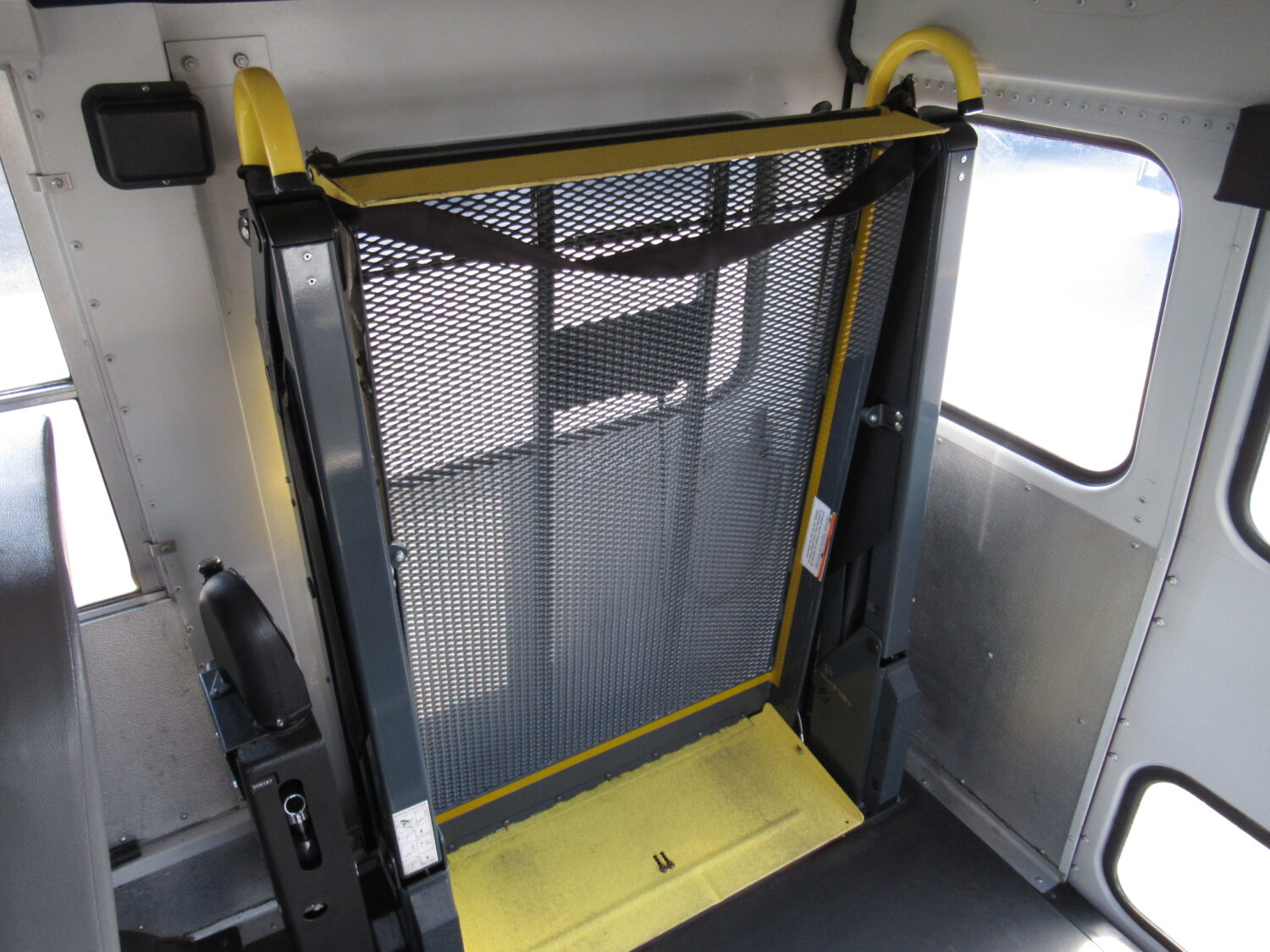 2009 Chevrolet Thomas 12 Passenger + 1 Wheelchair School Bus - B55293 - Image 8