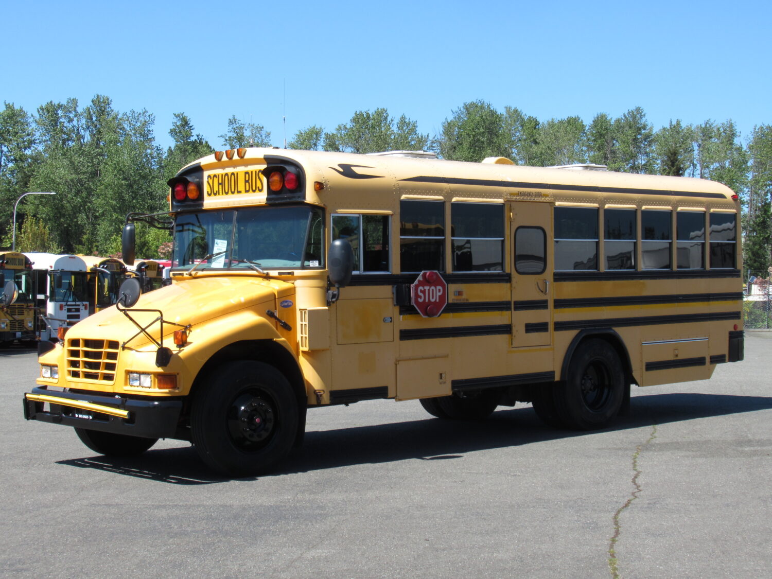 2006 Blue Bird Vision 7 Row School Bus - B29426 - Image 2