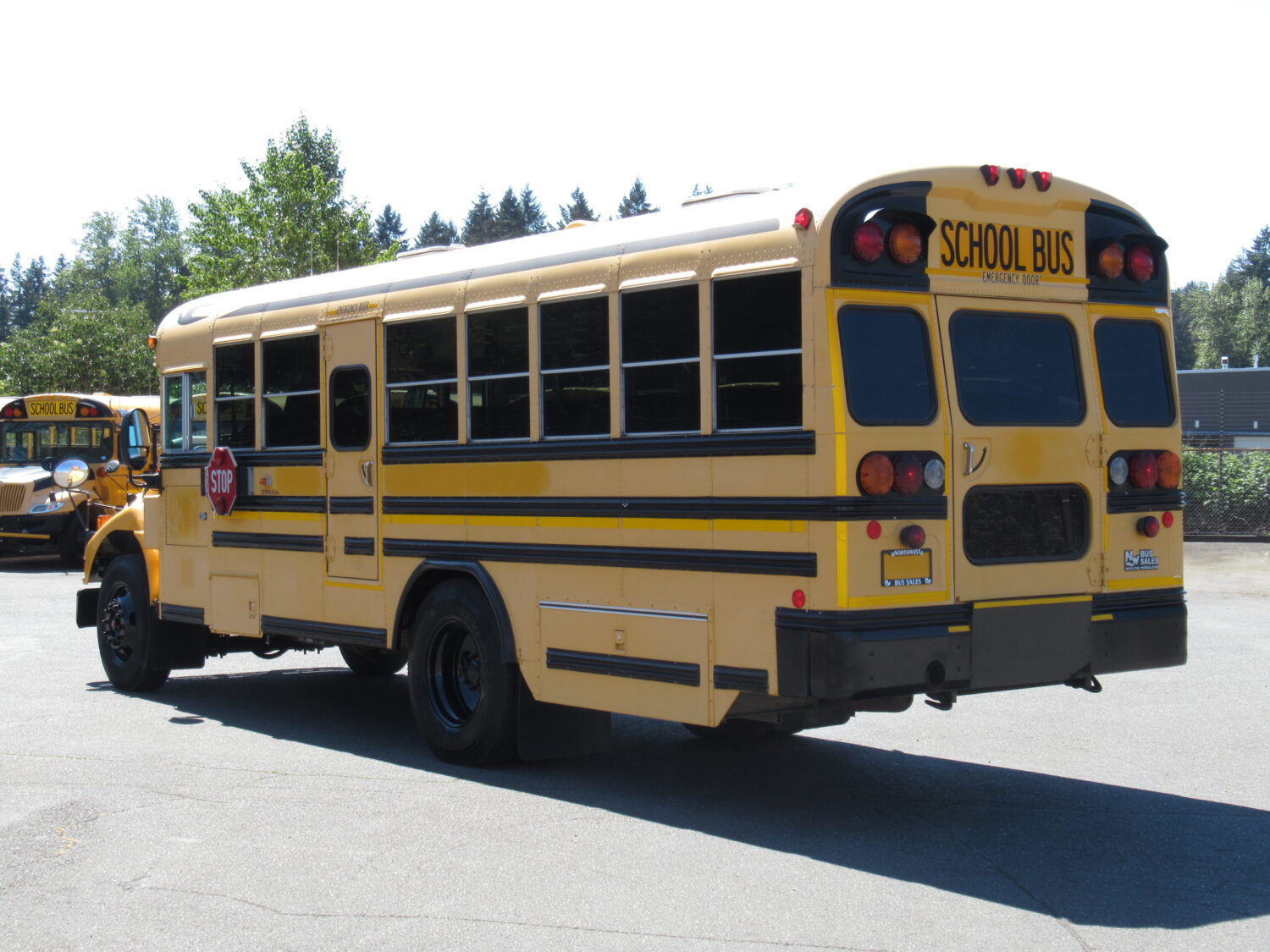 2006 Blue Bird Vision 7 Row School Bus - B29426 - Image 4
