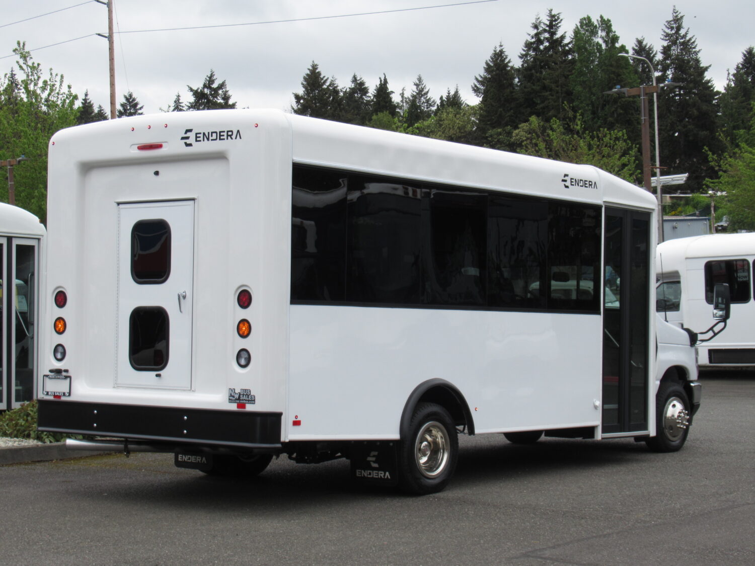 2024 Ford Endera 14 Passenger w/Rear Luggage - S43112 - Image 3