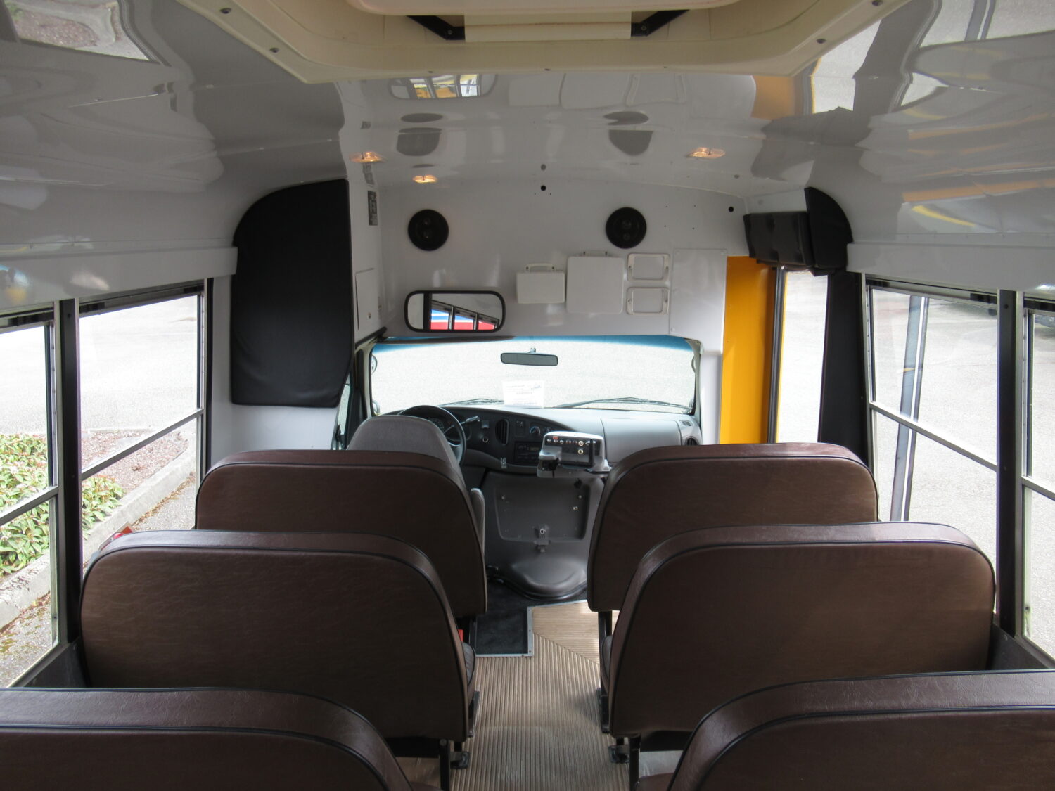 2002 Ford Girardin 20 Passenger School Bus - B20952 - Image 6