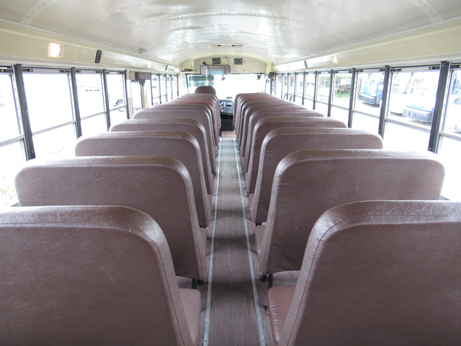 2009 IC CE300 - 12 Row School Bus - B14792 - Image 6