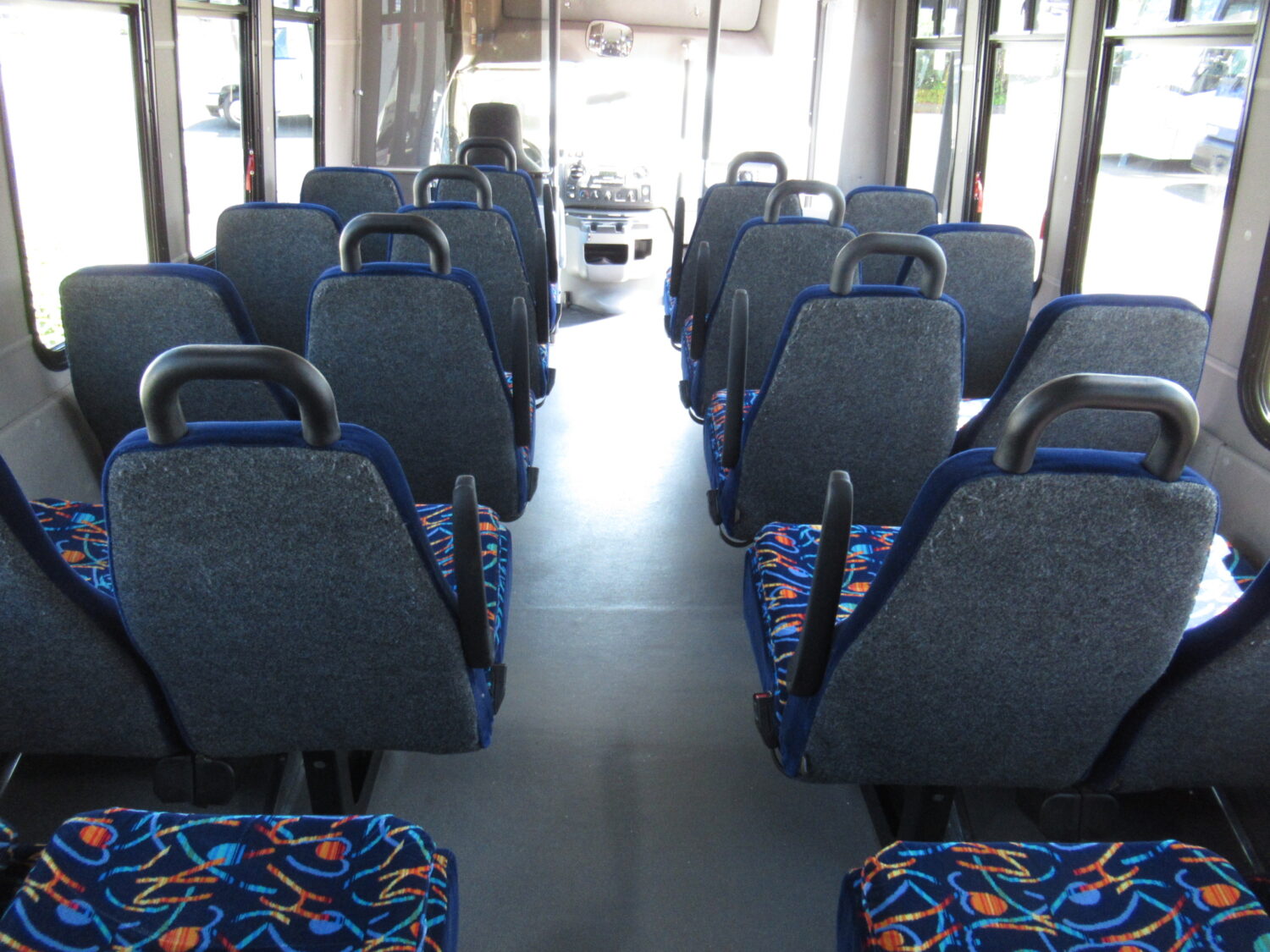 2017 Ford Diamond 24 Passenger Shuttle Bus - S49143 - Image 6