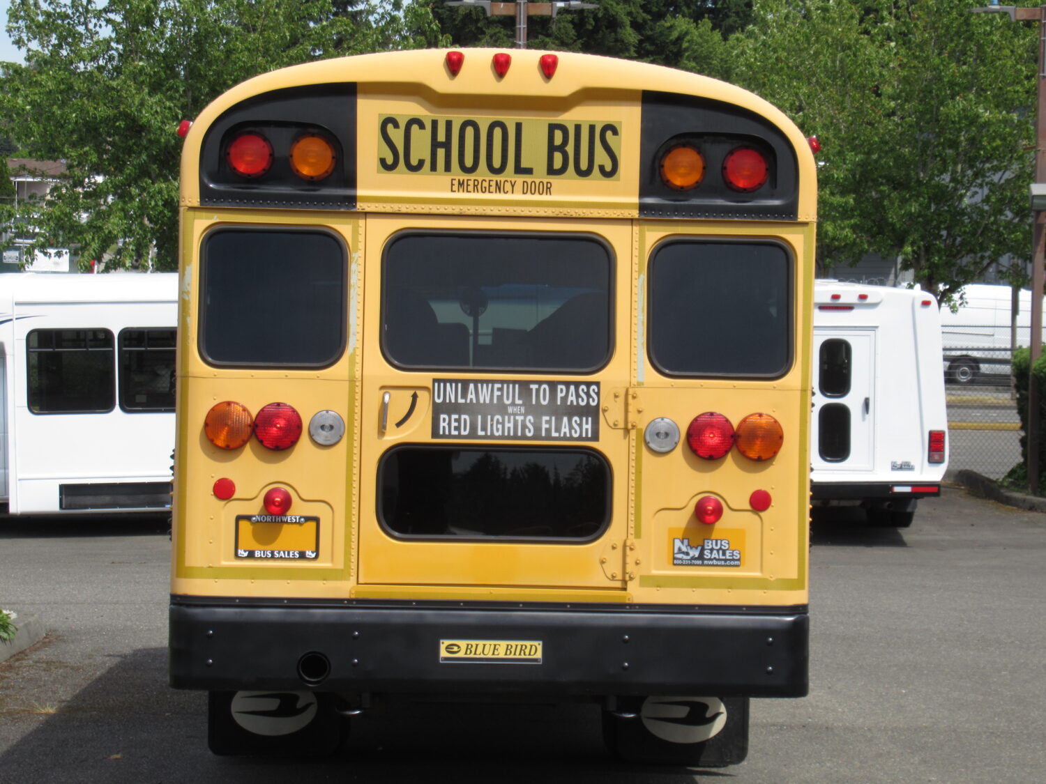 2009 Blue Bird Vision 7 Row School Bus - B54574 - Image 12
