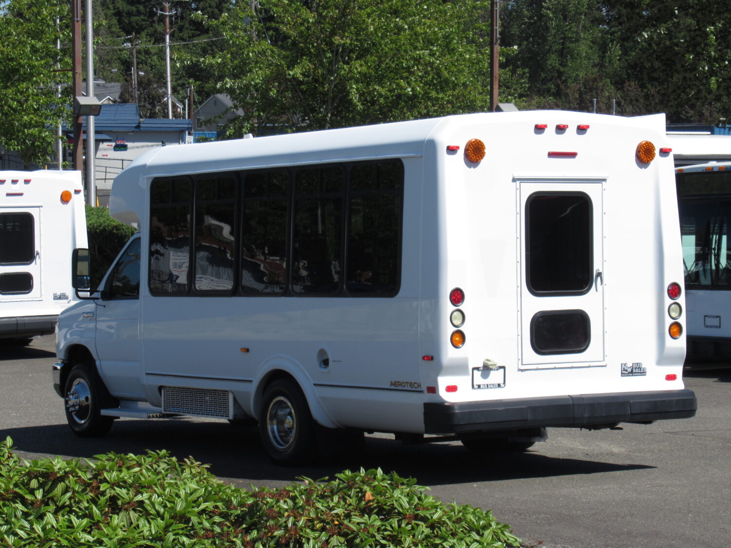2008 Ford Eldorado 14 Passenger ADA Shuttle Bus