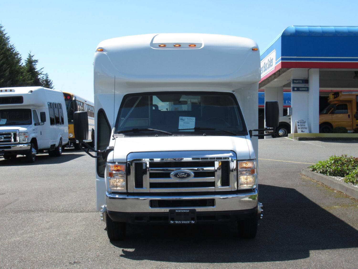 2014 Ford Starcraft 12 Passenger & 2 Wheelchair Shuttle Bus - S10491 - Image 10