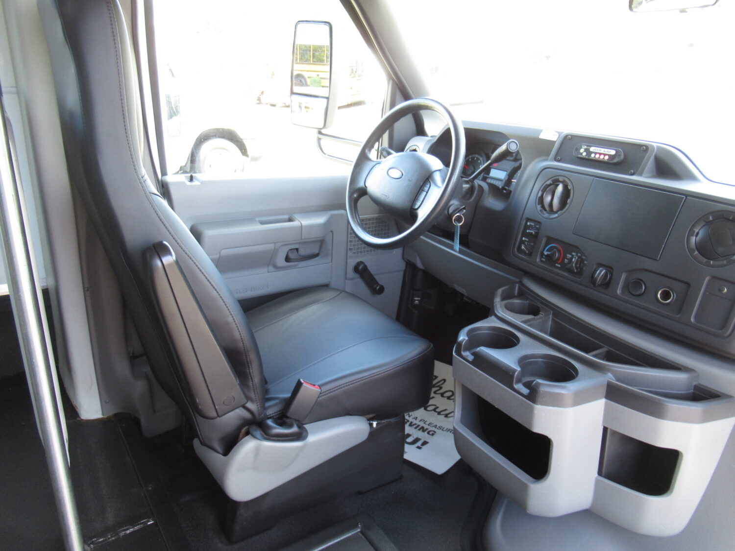 2014 Ford Starcraft 12 Passenger & 2 Wheelchair Shuttle Bus - S10491 - Image 7