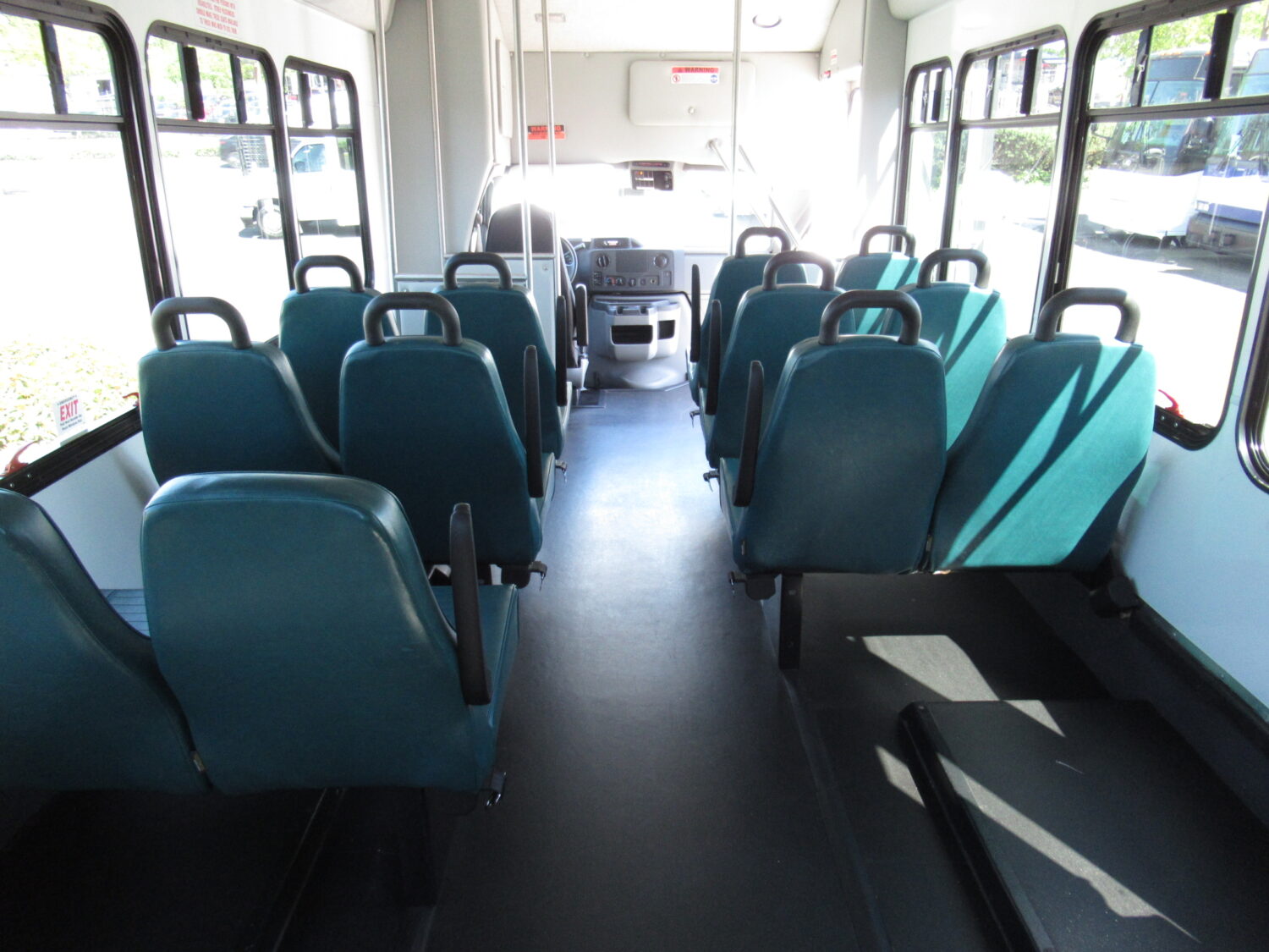 2014 Ford Starcraft 12 Passenger & 2 Wheelchair Shuttle Bus - S10491 - Image 6