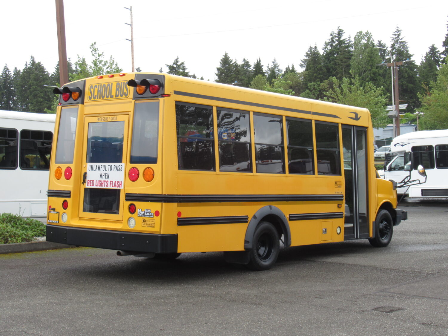 2011 Chevrolet Girardin 30 Pax School Bus - B12523 - Image 3