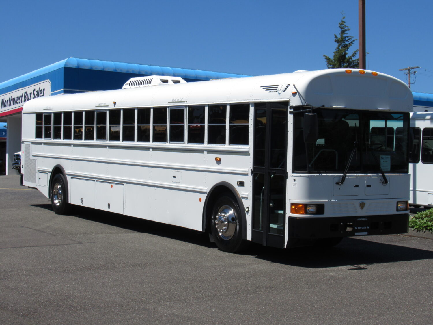 2018 IC RC 44 PASSENGER COMMERCIAL BUS - B73189