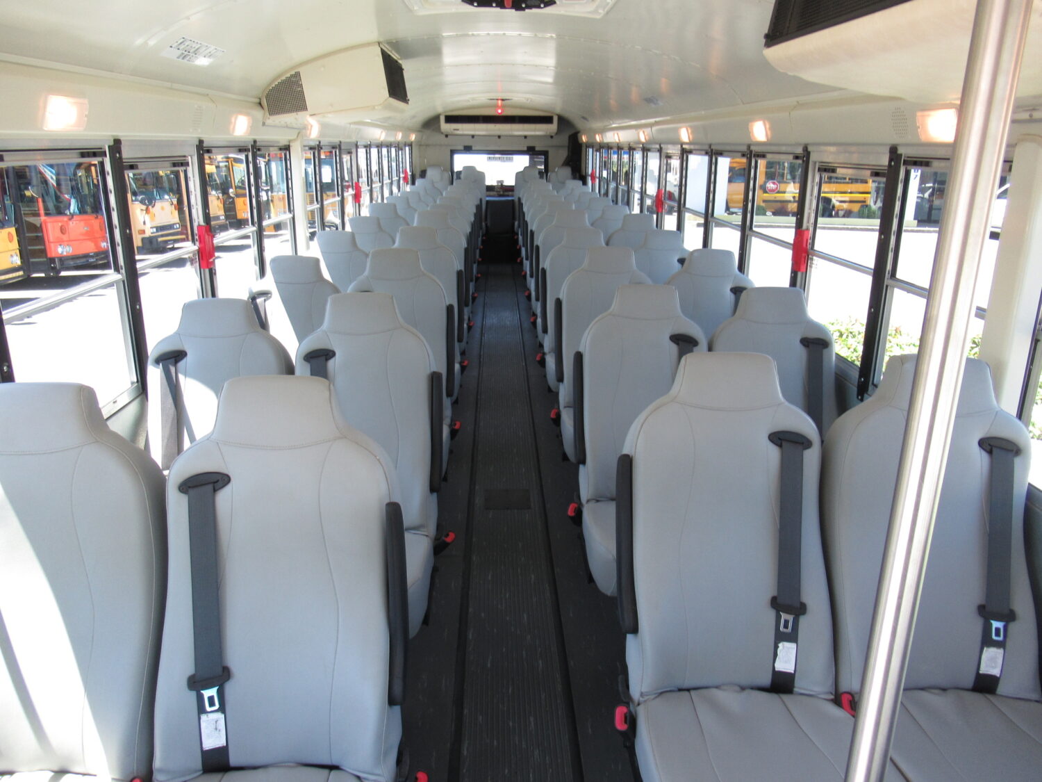 2018 IC RC 44 PASSENGER COMMERCIAL BUS - B73189 - Image 5