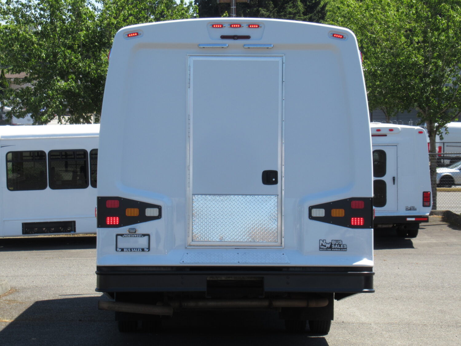 2013 Ford Ameritrans 32 Passenger Shuttle Bus - S38136 - Image 12