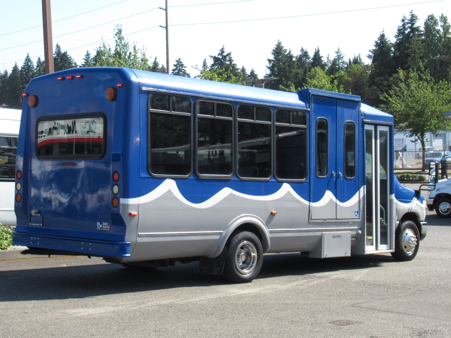 2010 Eldorado 12 Pass & 2 Wheelchair - S00390 - Image 3