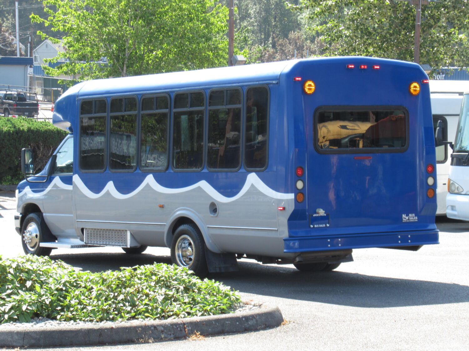 2010 Eldorado 12 Pass & 2 Wheelchair - S00390 - Image 4