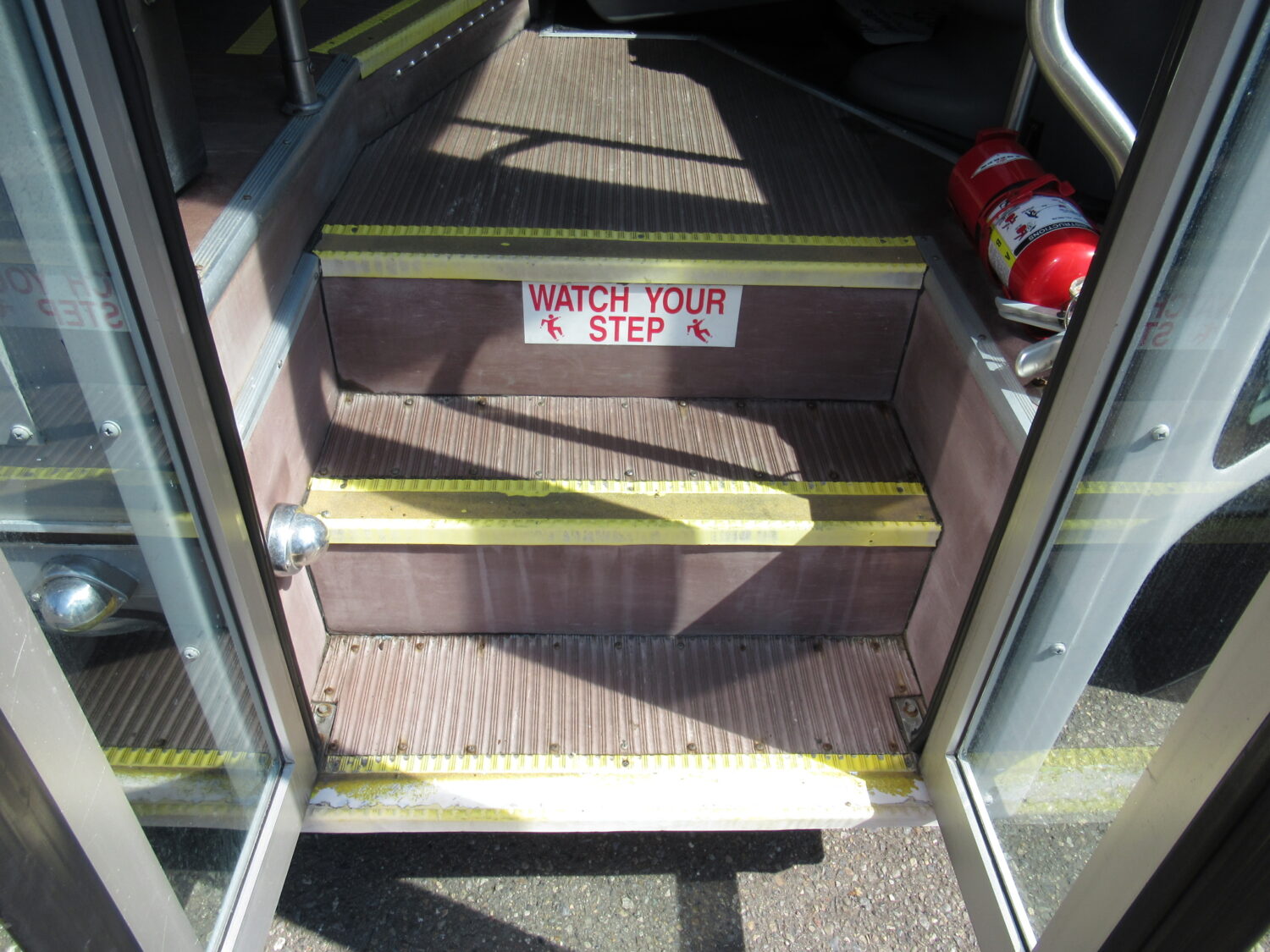 2010 Eldorado 12 Pass & 2 Wheelchair - S00390 - Image 9