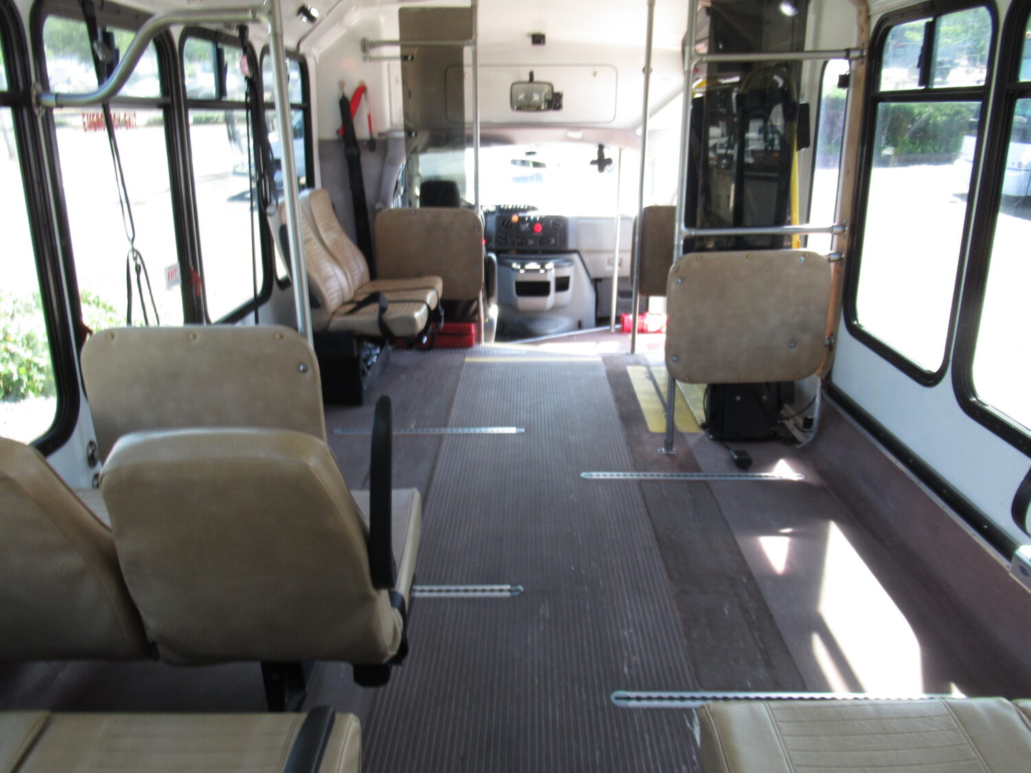 2010 Eldorado 12 Pass & 2 Wheelchair - S00390 - Image 6