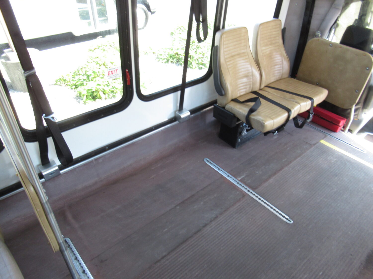 2010 Eldorado 12 Pass & 2 Wheelchair - S00390 - Image 7