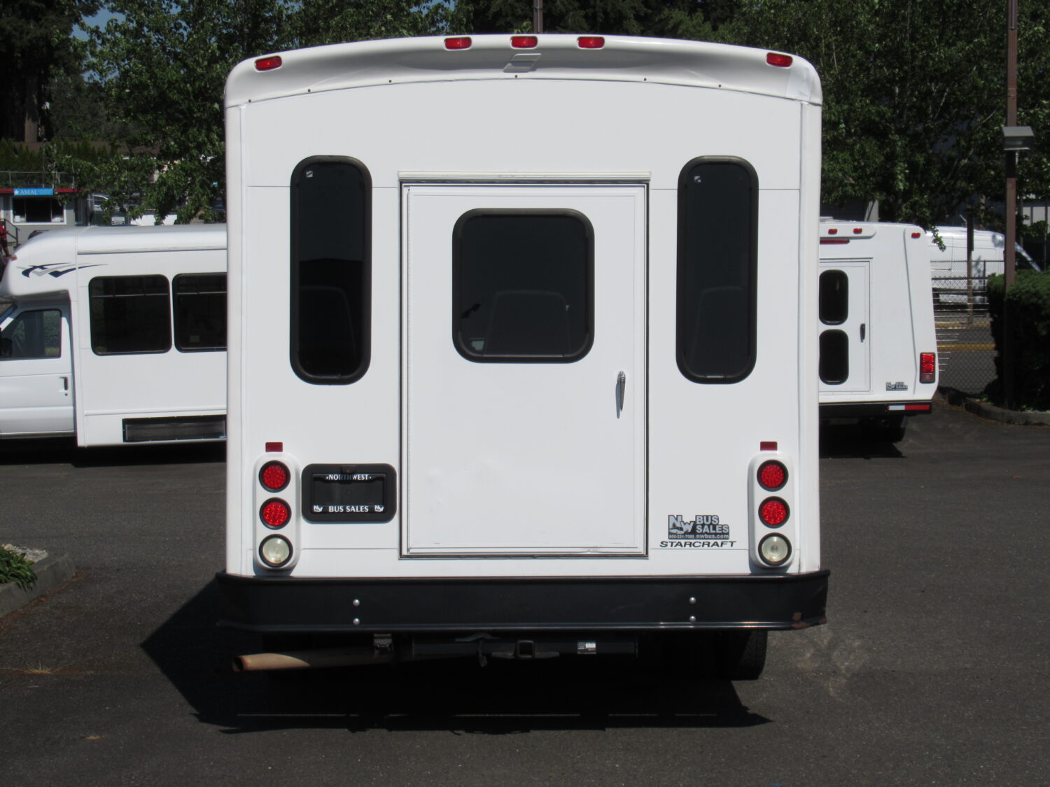 2006 Ford Starcraft AllStar 25 Passenger Shuttle Bus - S24173 - Image 11