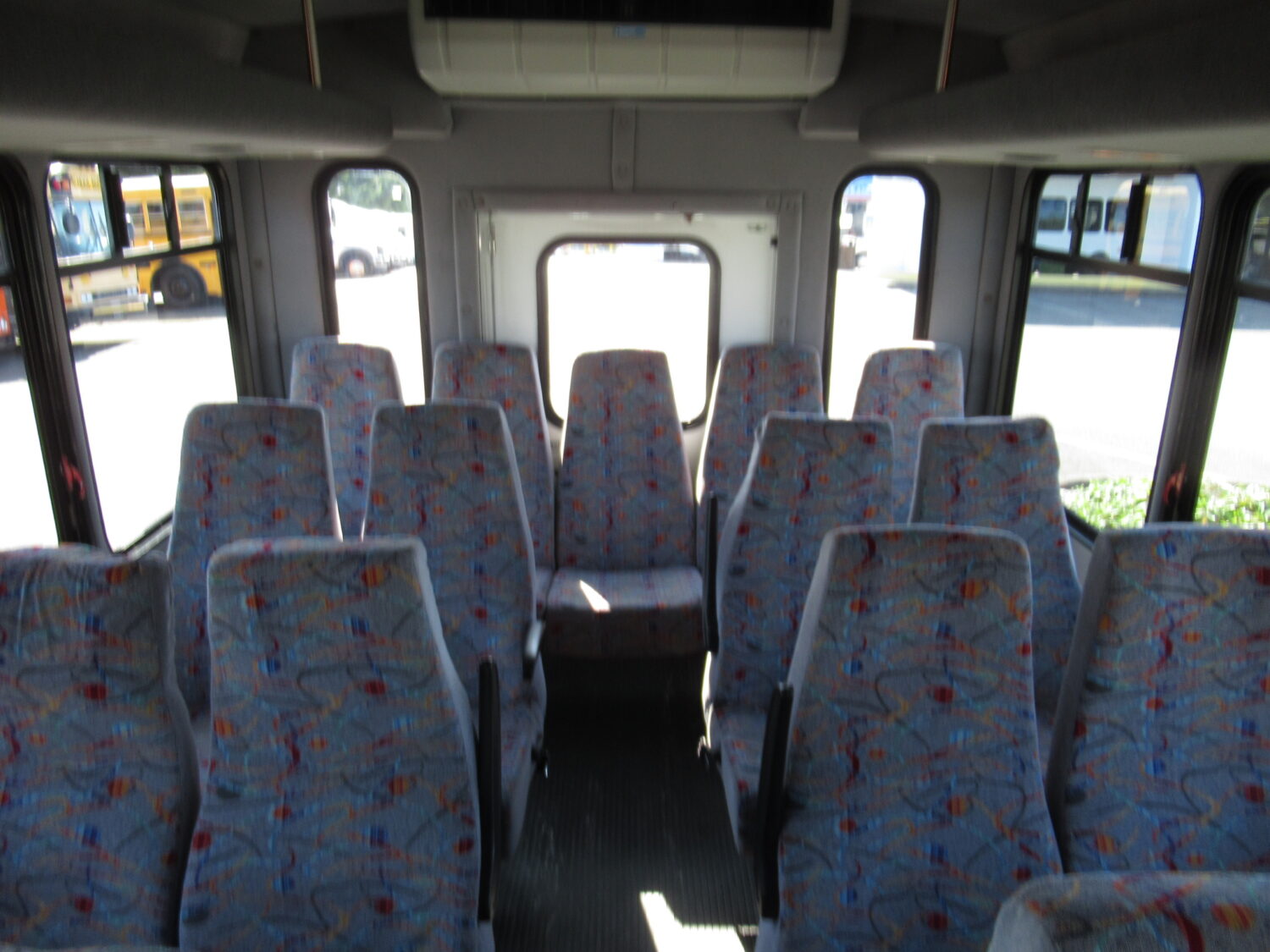2006 Ford Starcraft AllStar 25 Passenger Shuttle Bus - S24173 - Image 6