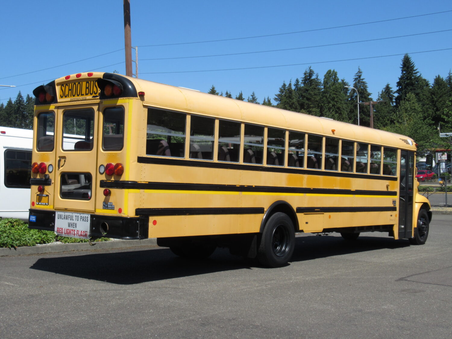 2009 IC CE300 - 12 Row School Bus - B14794 - Image 3
