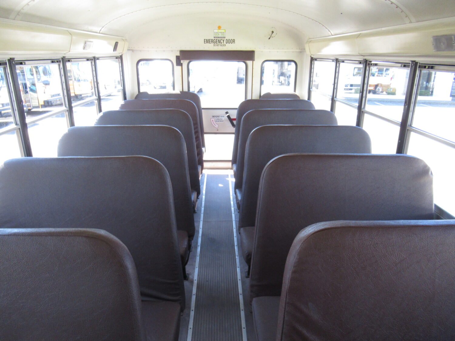 2009 IC CE300 - 12 Row School Bus - B14794 - Image 6
