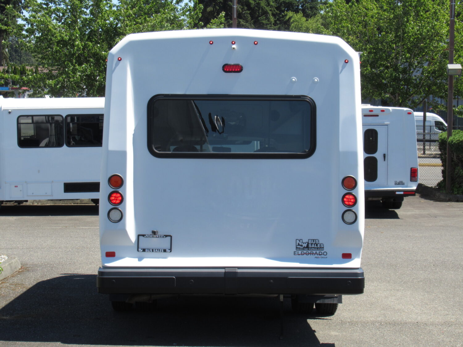 2015 Ford Eldorado 14 Passenger ADA Shuttle - S08437 - Image 12