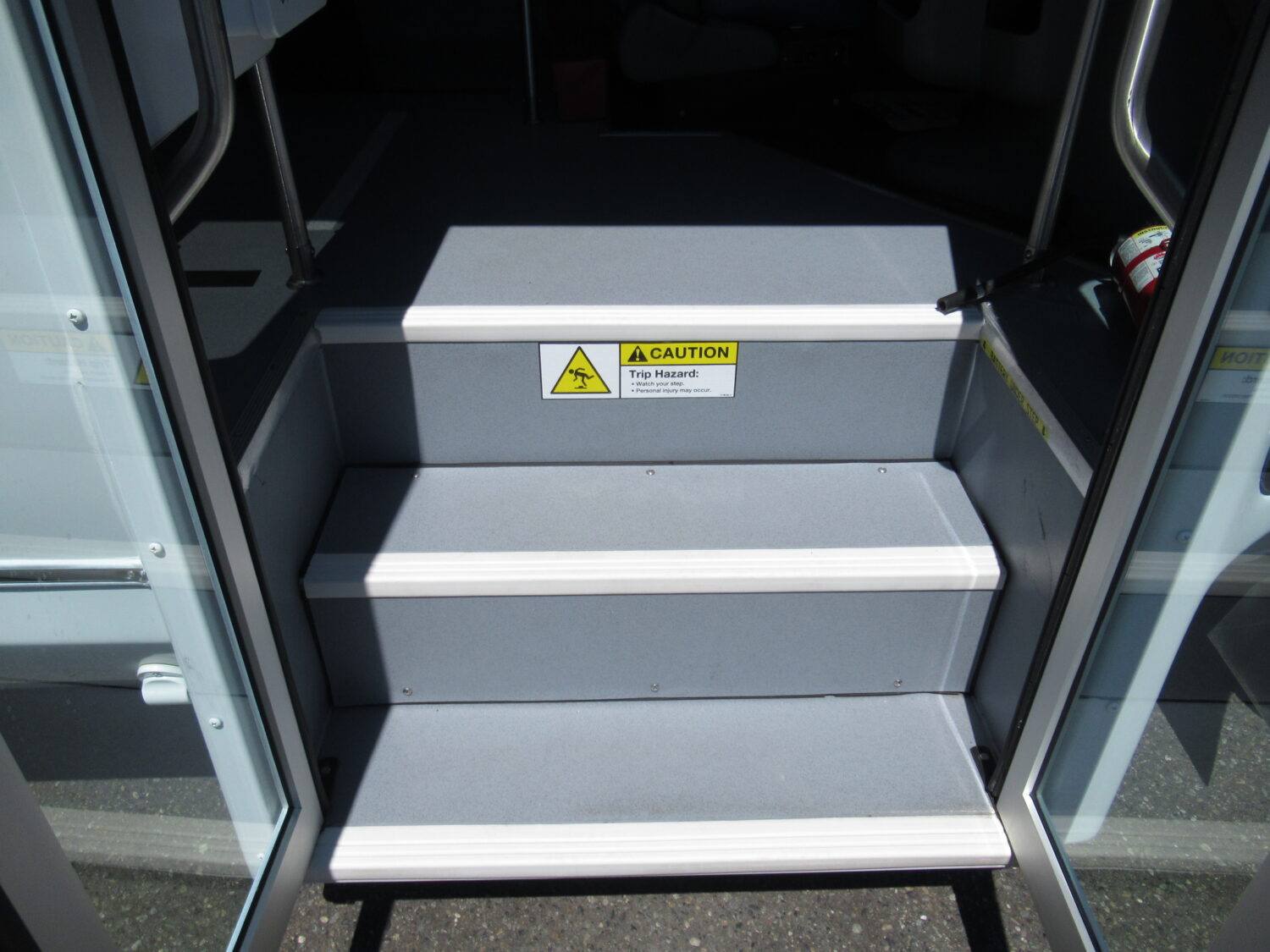 2015 Ford Eldorado 14 Passenger ADA Shuttle - S08437 - Image 10