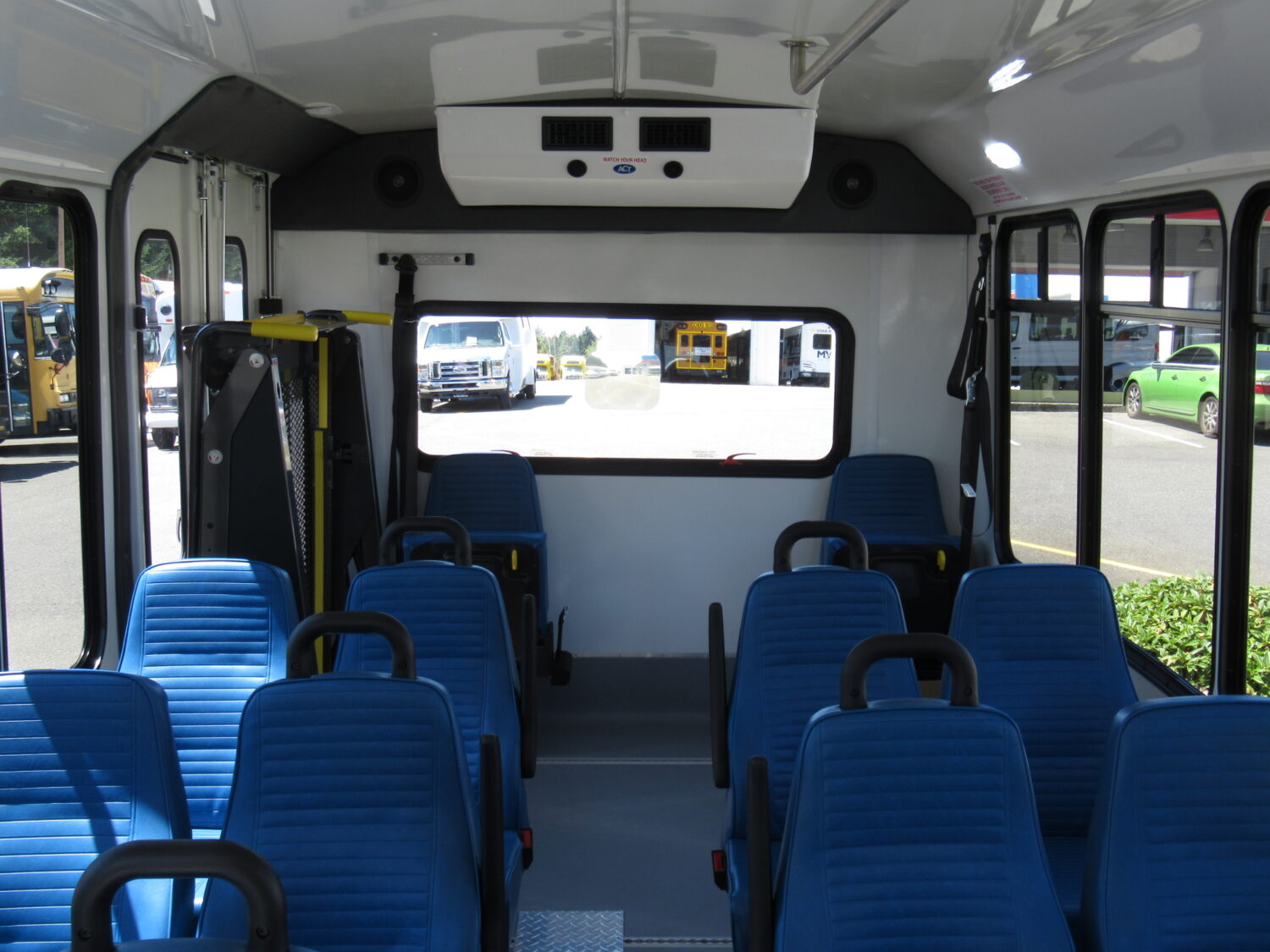 2015 Ford Eldorado 14 Passenger ADA Shuttle - S08437 - Image 6