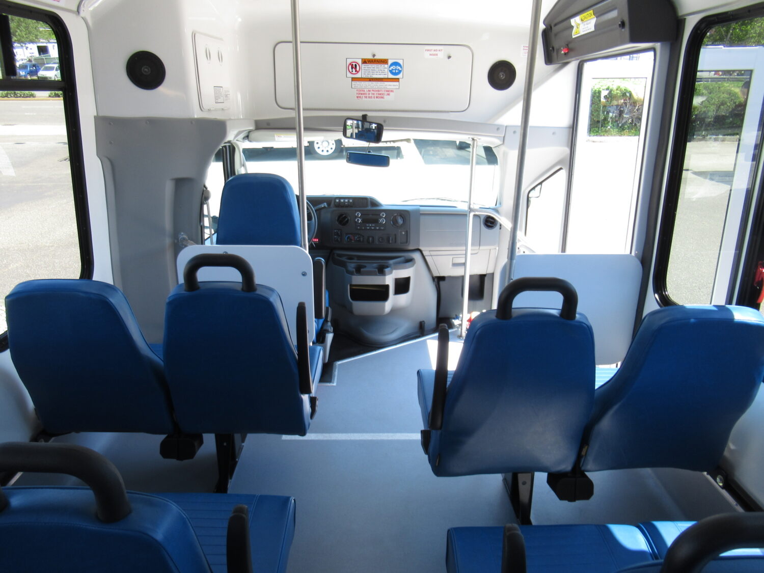 2015 Ford Eldorado 14 Passenger ADA Shuttle - S08437 - Image 8